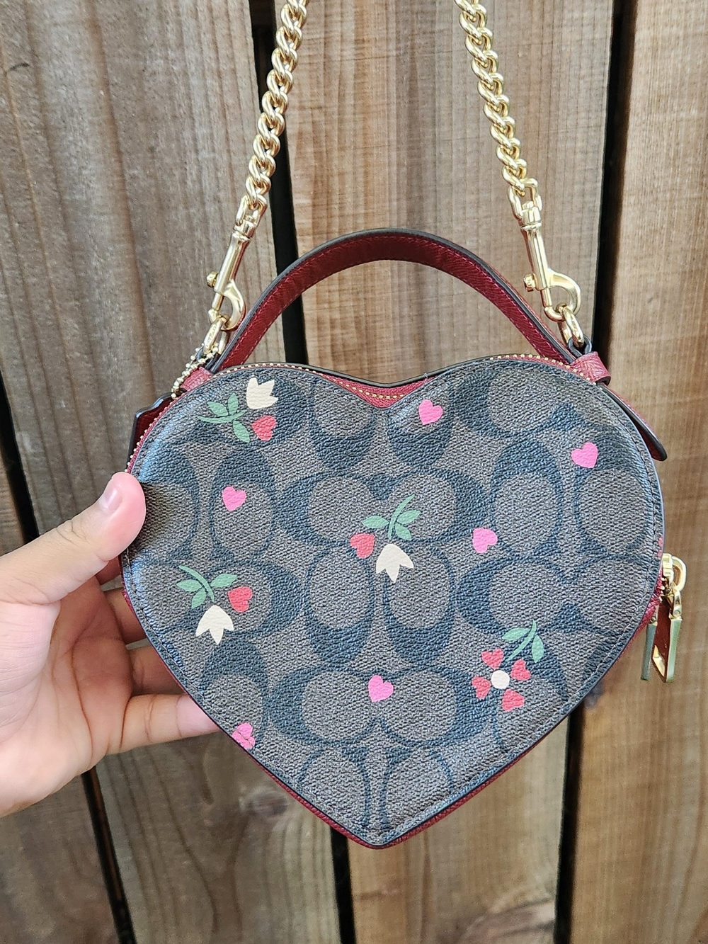 ❤️✨️COACH Signature Floral Heart Crossbody Bag👏🏼✨️ - Picture 6 of 16